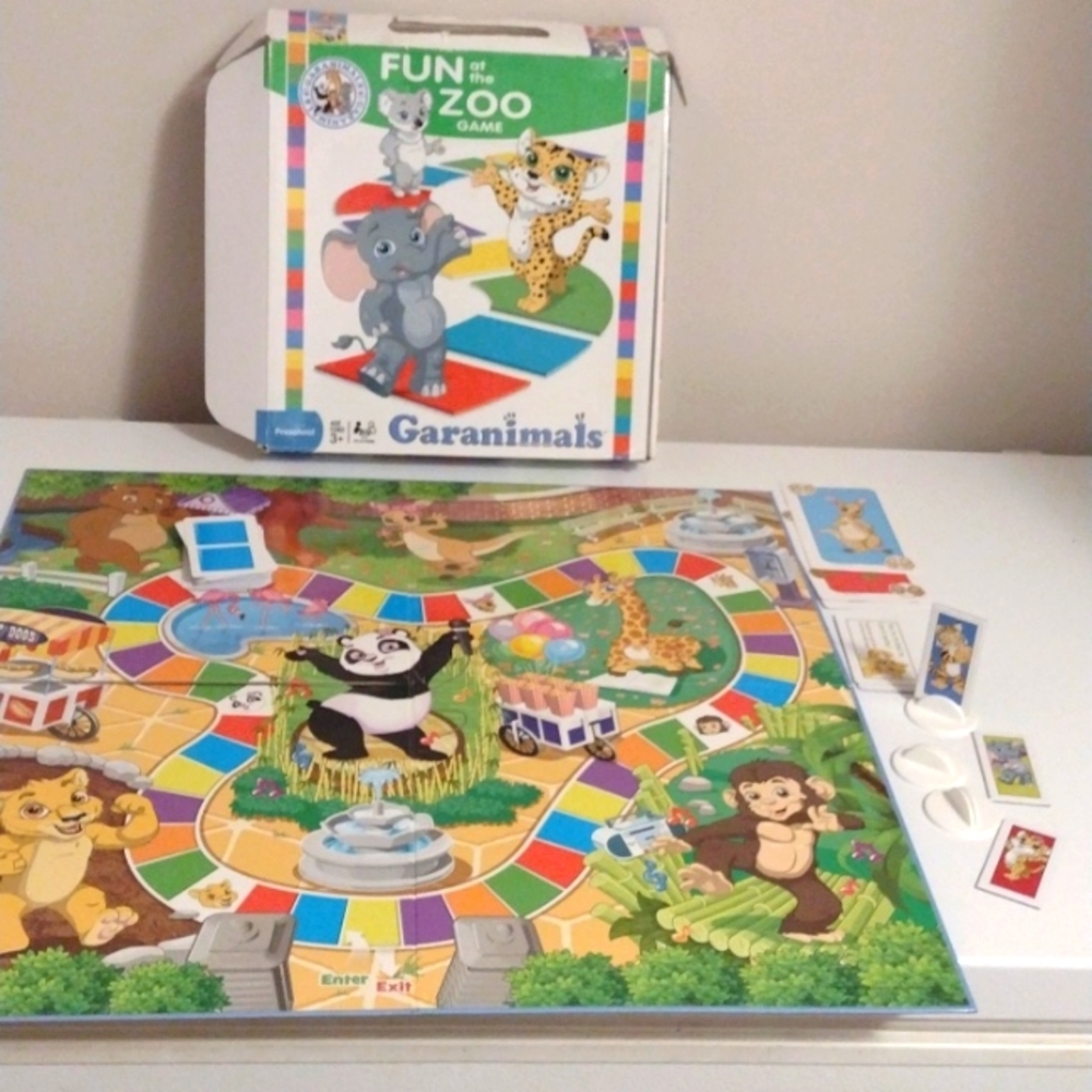 Garanimals fun at the zoo board game